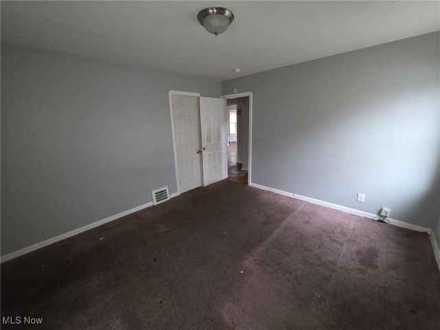 3852 Lee Heights Boulevard, Cleveland, OH 44128