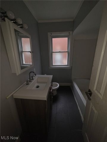 3852 Lee Heights Boulevard, Cleveland, OH 44128