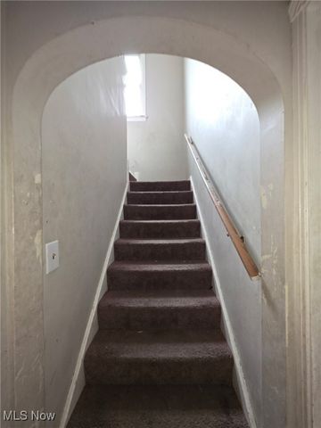 3852 Lee Heights Boulevard, Cleveland, OH 44128