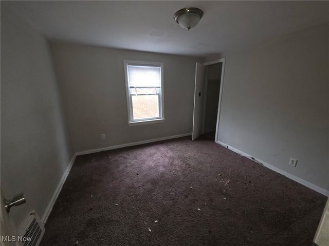 3852 Lee Heights Boulevard, Cleveland, OH 44128