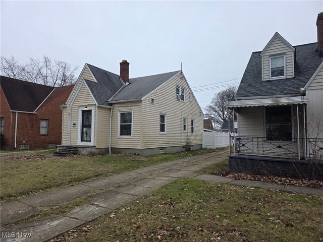 3852 Lee Heights Boulevard, Cleveland, OH 44128