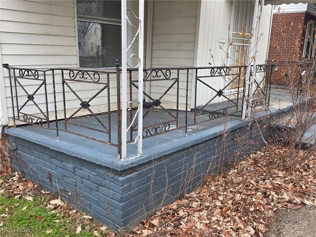 3852 Lee Heights Boulevard, Cleveland, OH 44128