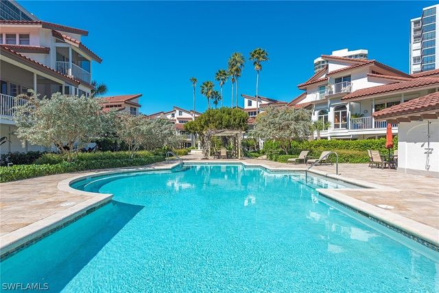 4715 Villa Mare LN 26-16, Naples, FL 34103