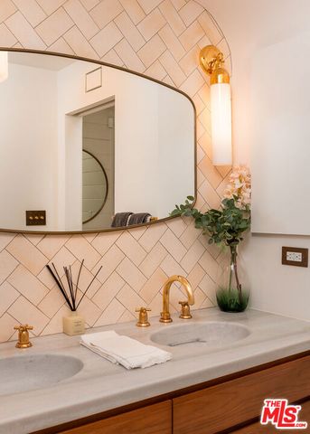 26887 Sea Vista Drive, Malibu, CA 90265