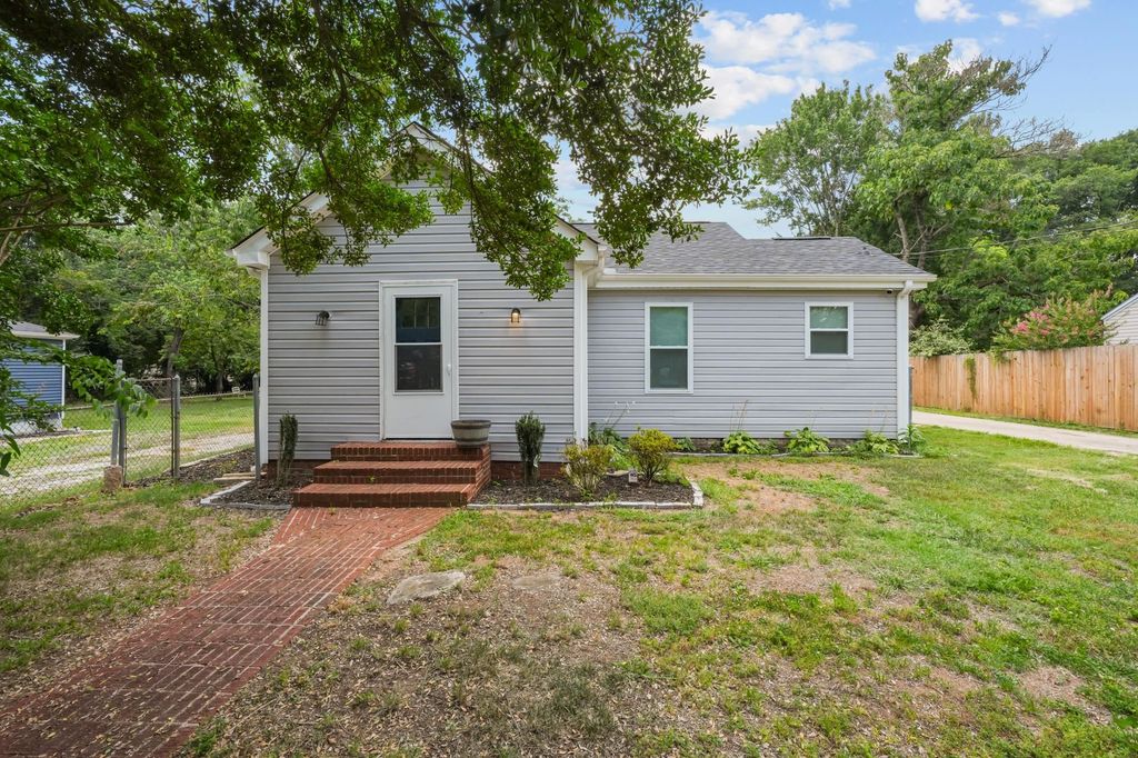 206 Carey Avenue, Greer, SC 29651