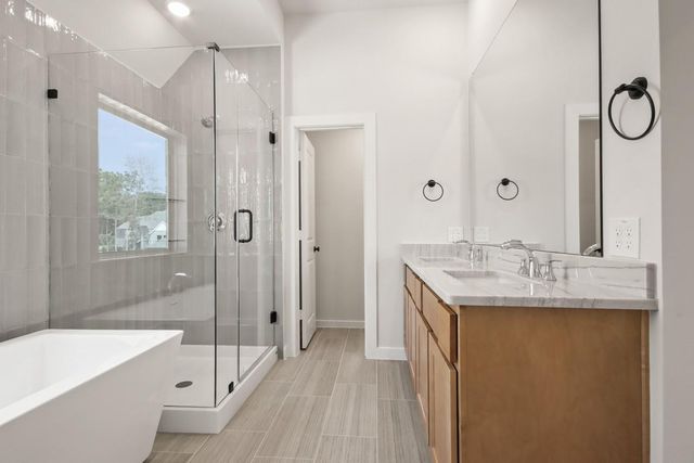 321 Fields Lane, Montgomery, TX 77316