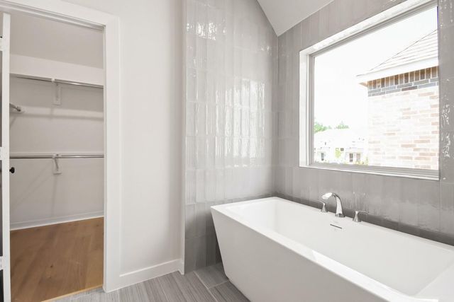 321 Fields Lane, Montgomery, TX 77316