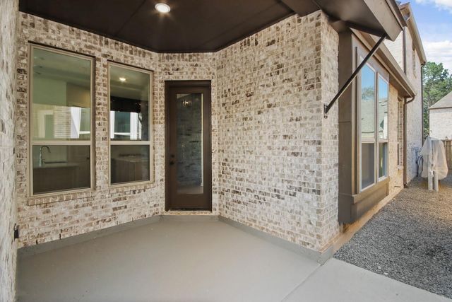 321 Fields Lane, Montgomery, TX 77316