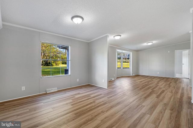 3637 WILLIAMSPORT PIKE, Martinsburg, WV 25404