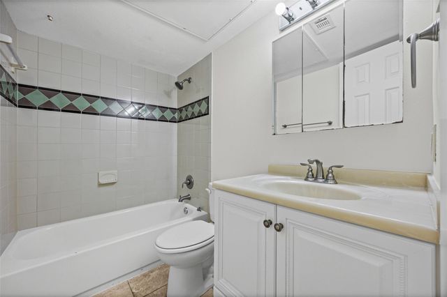 2220 Leon ST 203, Austin, TX 78705