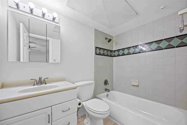 2220 Leon ST 203, Austin, TX 78705
