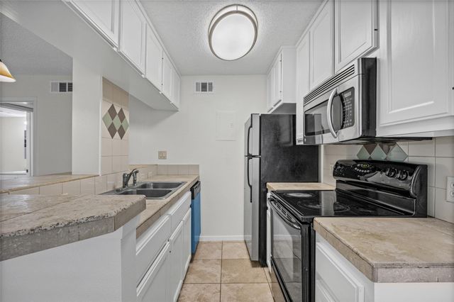 2220 Leon ST 203, Austin, TX 78705