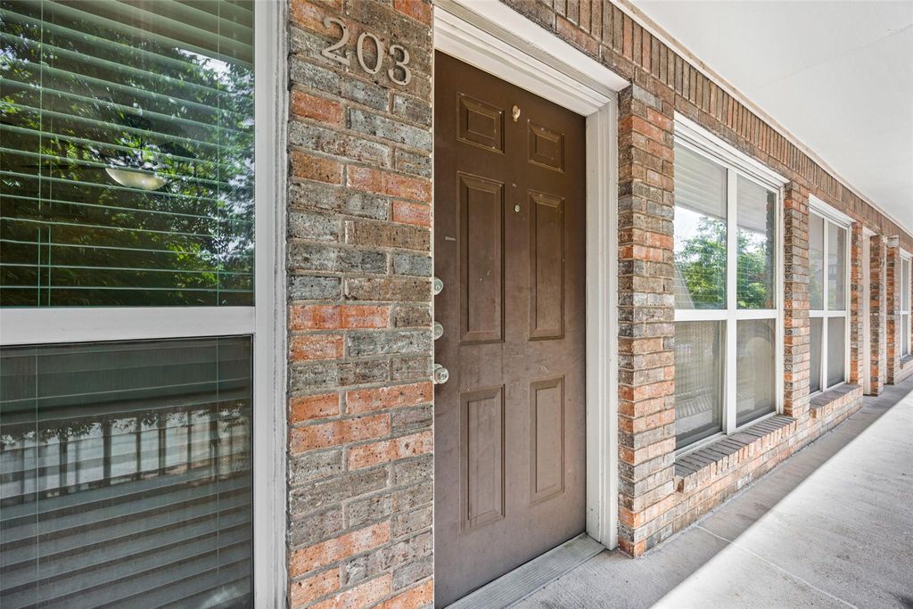 2220 Leon ST 203, Austin, TX 78705