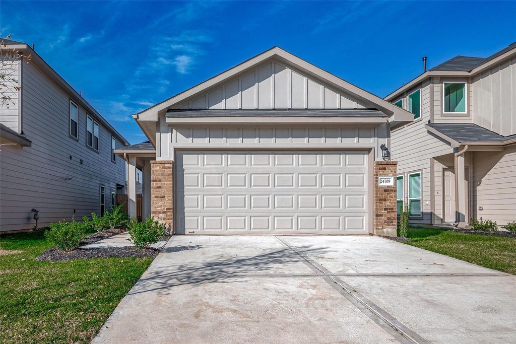 526 Emerald Thicket Lane, Huffman, TX 77336