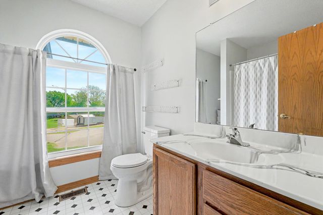 401 N Trail, Mulvane, KS 67110