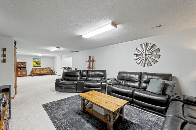401 N Trail, Mulvane, KS 67110