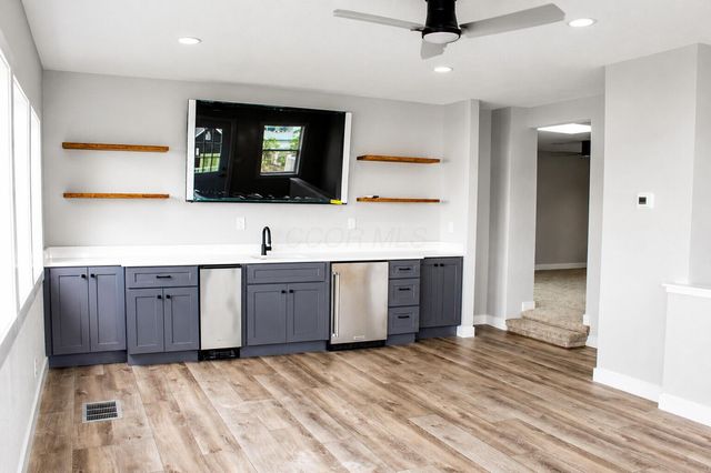 21 Rosebraugh Circle E, Buckeye Lake, OH 43008