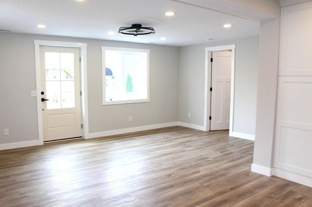 21 Rosebraugh Circle E, Buckeye Lake, OH 43008