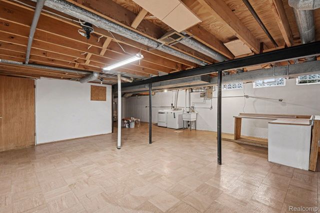 5040 Patrick Road, West Bloomfield Charter Township, MI 48322