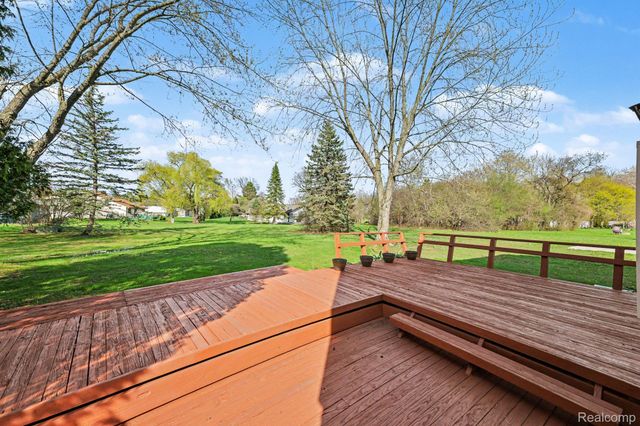 5040 Patrick Road, West Bloomfield Charter Township, MI 48322