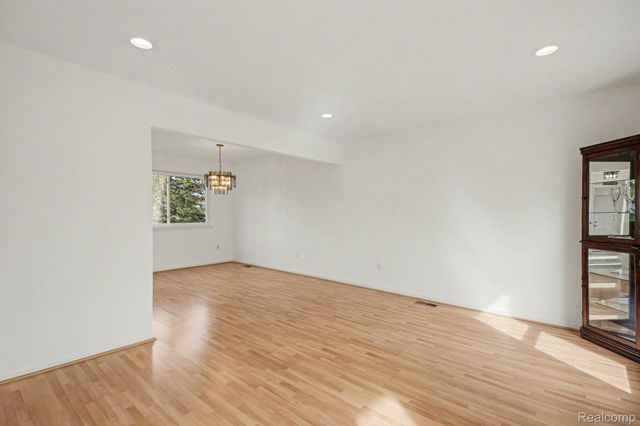 5040 Patrick Road, West Bloomfield Charter Township, MI 48322