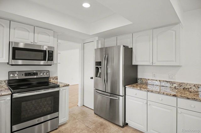 5040 Patrick Road, West Bloomfield Charter Township, MI 48322