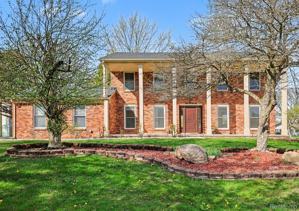 5040 Patrick Road, West Bloomfield Charter Township, MI 48322