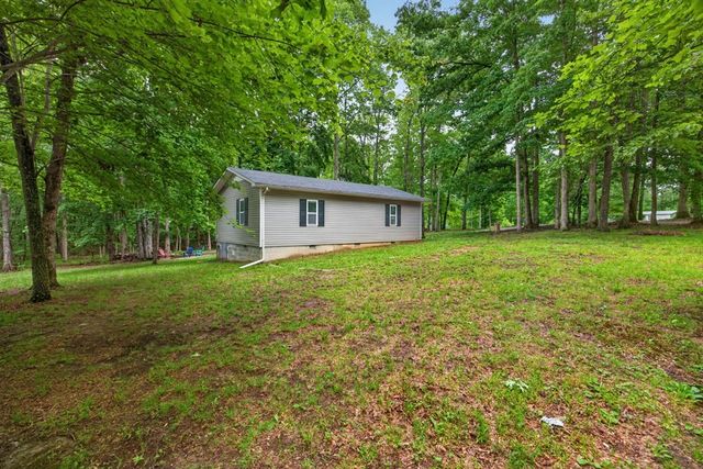 1211 Camp Belle Air Rd, Sparta, TN 38583