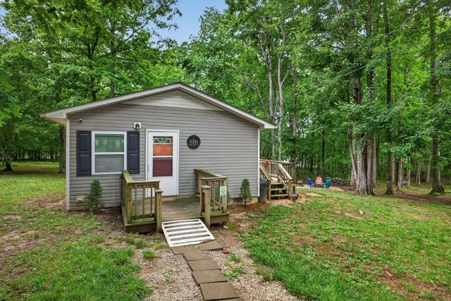 1211 Camp Belle Air Rd, Sparta, TN 38583