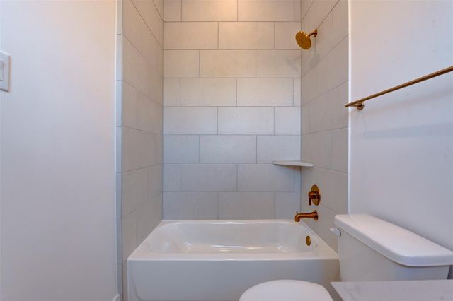 7120 Gary Street B, Houston, TX 77055