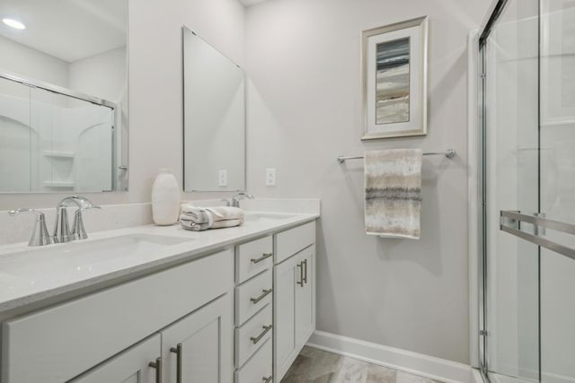 5355 Long Pointe Pass, Woodbury, MN 55129