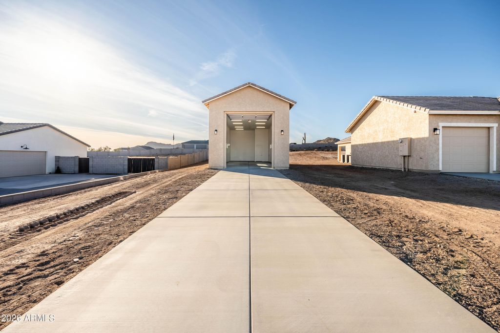 9322 W LIMESTONE MOUNTAIN Drive, Casa Grande, AZ 85194 — photo 4