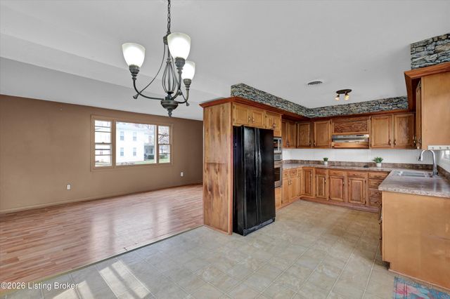 127 Rollington Rd, Pewee Valley, KY 40056