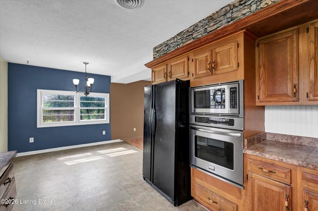 127 Rollington Rd, Pewee Valley, KY 40056