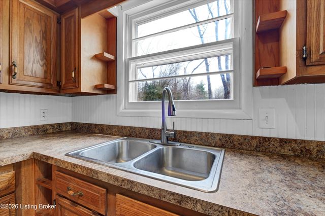 127 Rollington Rd, Pewee Valley, KY 40056