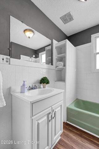 127 Rollington Rd, Pewee Valley, KY 40056