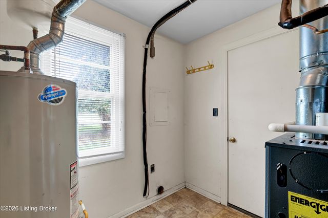 127 Rollington Rd, Pewee Valley, KY 40056