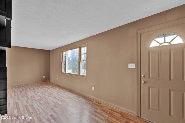 127 Rollington Rd, Pewee Valley, KY 40056