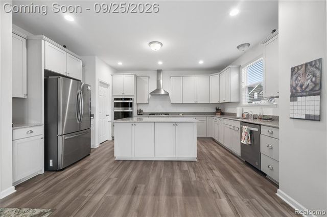 24886 Canoe Drive, Macomb, MI 48042