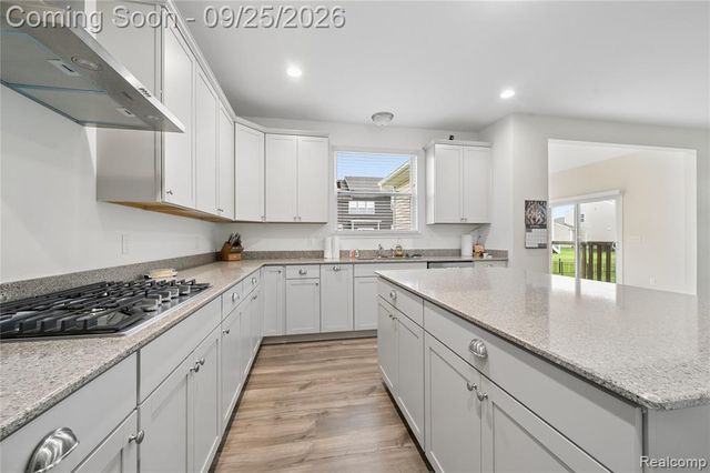 24886 Canoe Drive, Macomb, MI 48042