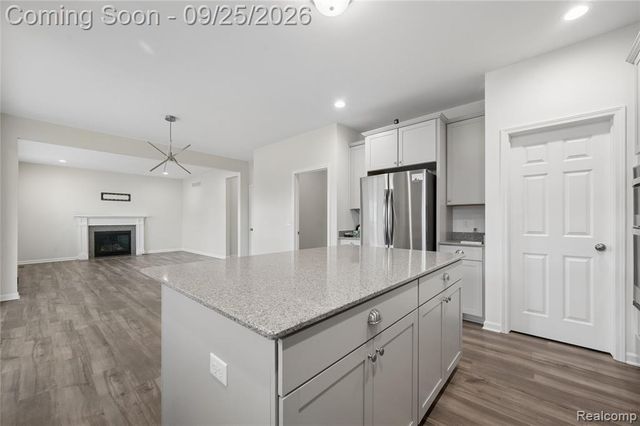 24886 Canoe Drive, Macomb, MI 48042