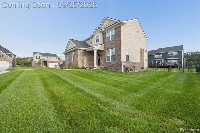 24886 Canoe Drive, Macomb, MI 48042