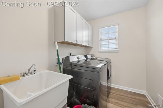 24886 Canoe Drive, Macomb, MI 48042