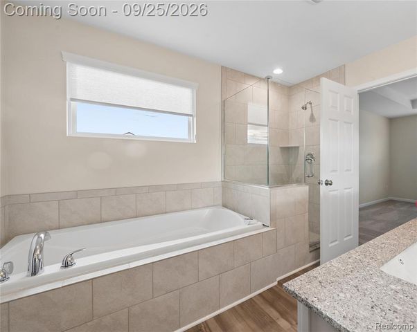 24886 Canoe Drive, Macomb, MI 48042