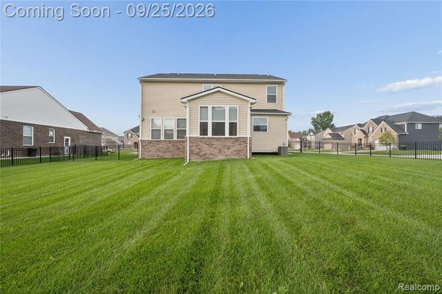 24886 Canoe Drive, Macomb, MI 48042
