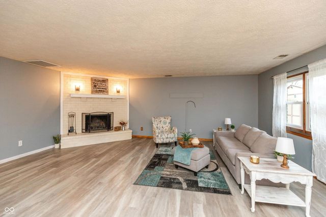 6932 Turnberry Way, Indianapolis, IN 46237