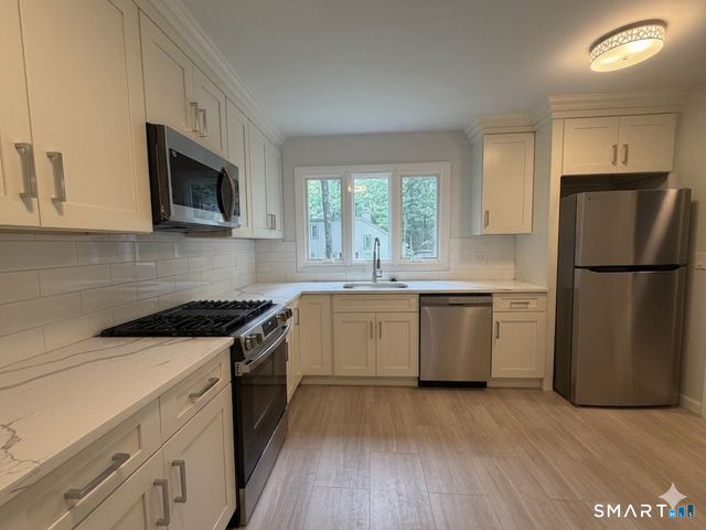 8 Lyle Court G, Farmington, CT 06032