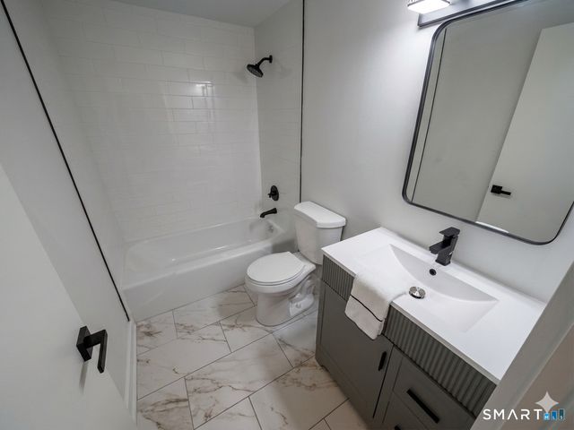 8 Lyle Court G, Farmington, CT 06032