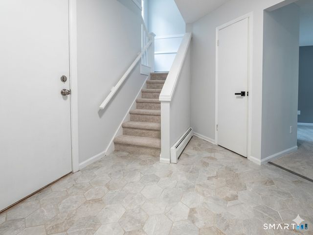 8 Lyle Court G, Farmington, CT 06032