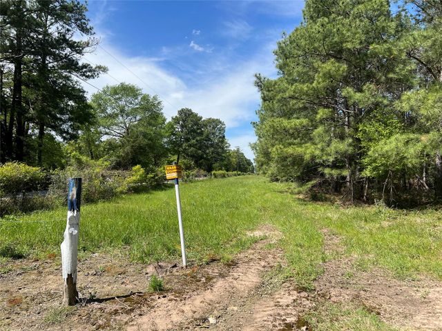 0019 English Rd Road, Bedias, TX 77831